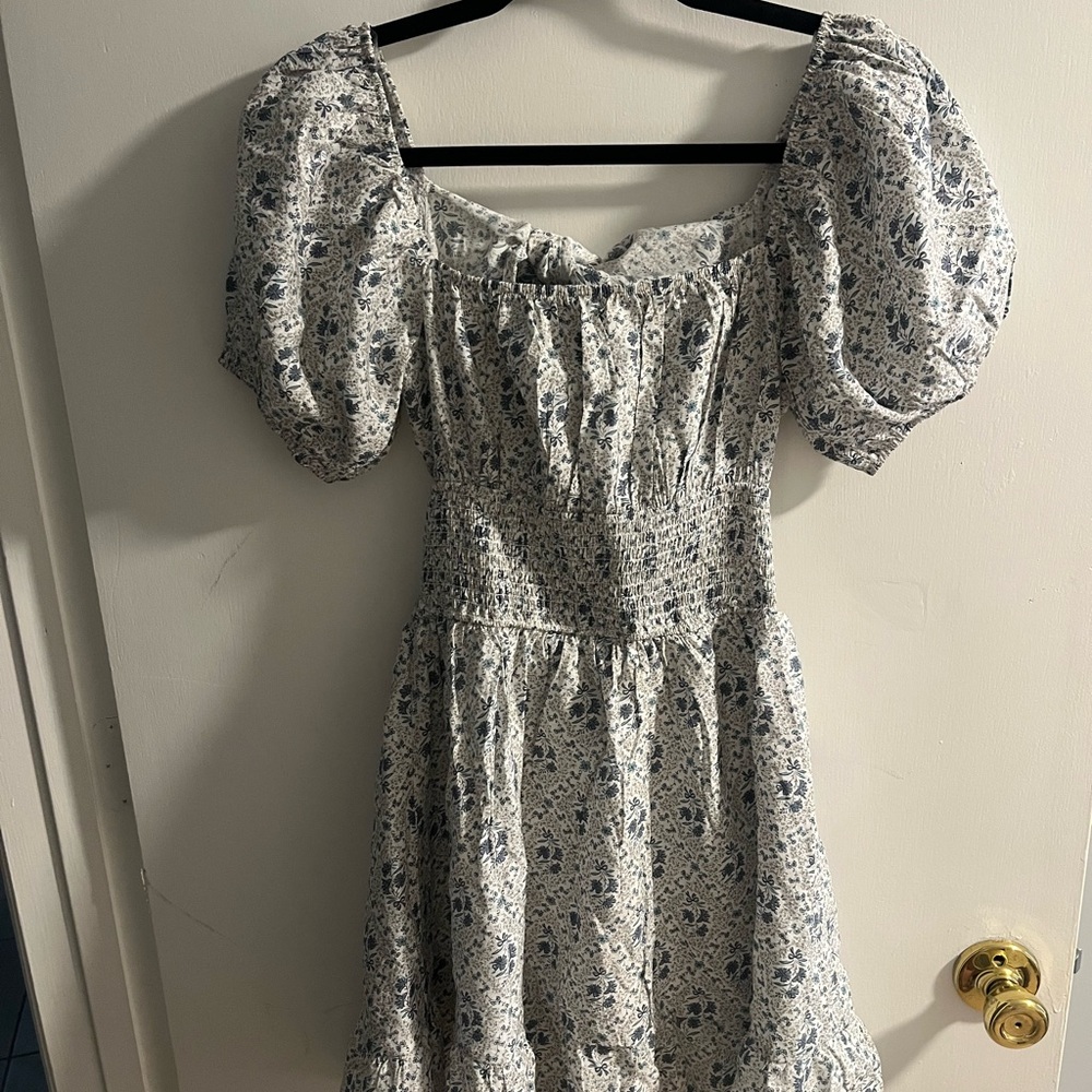 NWT Floral Puff Sleeve Dress